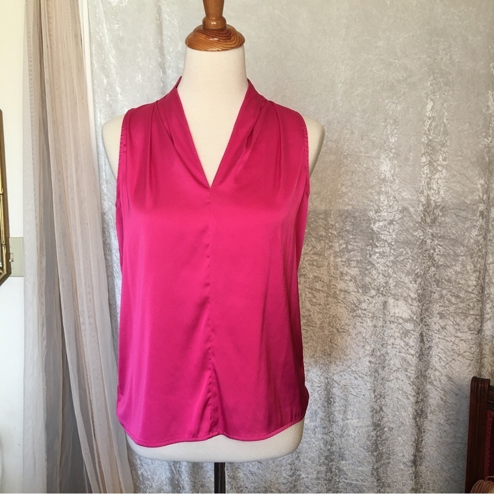 Anne Taylor ladies pink v neck blouse sleeveless size 2